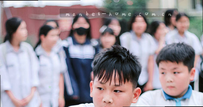 点开照片 滑动查看每一张回忆